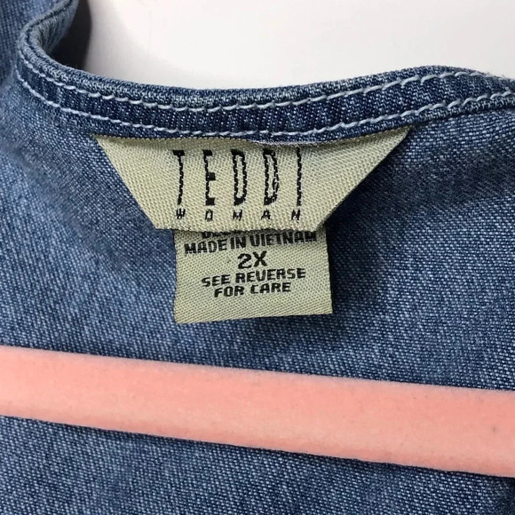 Women’s 2X Denim Embroidered Vest Zip Front Boho Festival Western Hippie Y2K - Picture 6 of 7